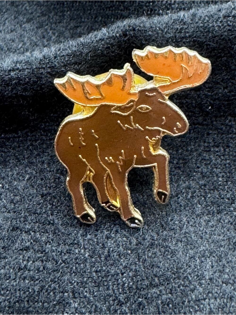Vintage Brown Moose Pin Pin back
